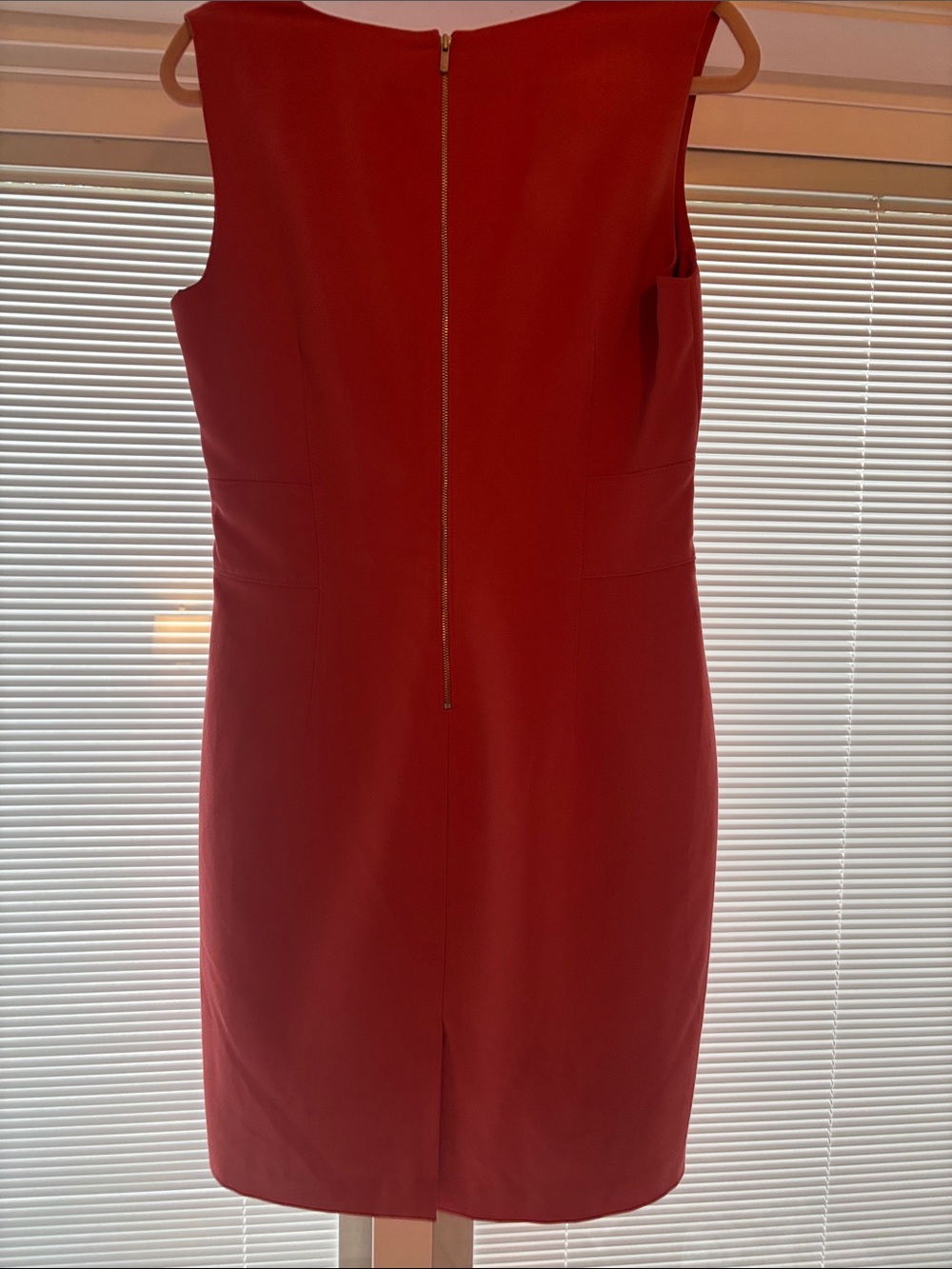 White House Black Market coral V-Neck Sleeveless Sheath Mini Dress - Picture 4 of 4
